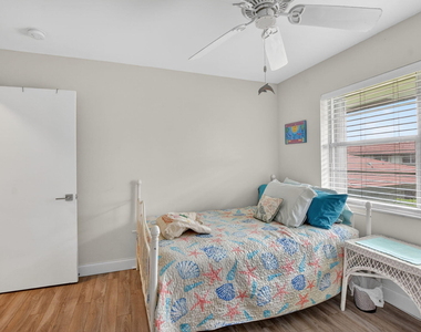 1050 Nw 13th Street - Photo Thumbnail 17