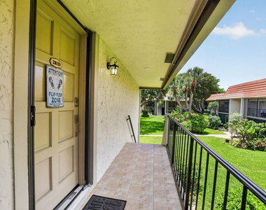 1050 Nw 13th Street - Photo Thumbnail 3