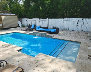 376 Sw Tulip Boulevard - Photo Thumbnail 12