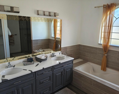 376 Sw Tulip Boulevard - Photo Thumbnail 10