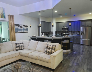 376 Sw Tulip Boulevard - Photo Thumbnail 25