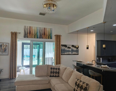 376 Sw Tulip Boulevard - Photo Thumbnail 37