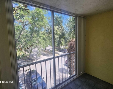 2500 Se Anchorage Cove - Photo Thumbnail 18