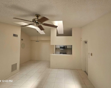 2500 Se Anchorage Cove - Photo Thumbnail 3