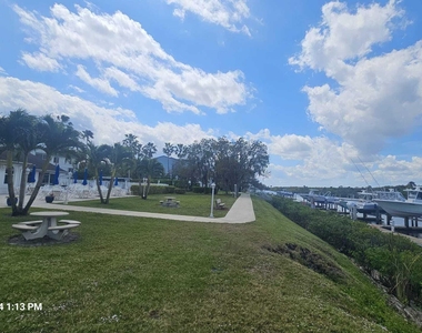 2500 Se Anchorage Cove - Photo Thumbnail 22