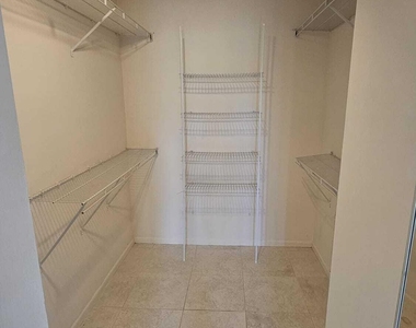 2500 Se Anchorage Cove - Photo Thumbnail 13