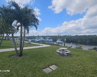 2500 Se Anchorage Cove - Photo Thumbnail 26