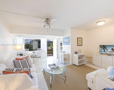 9 N Birch Road - Photo Thumbnail 3