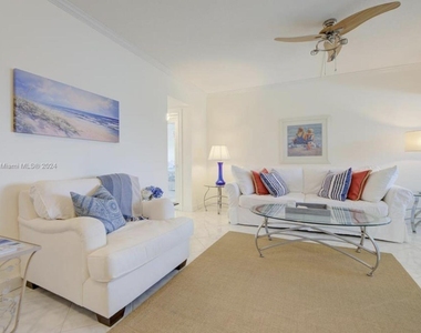 9 N Birch Road - Photo Thumbnail 1