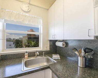 9 N Birch Road - Photo Thumbnail 4