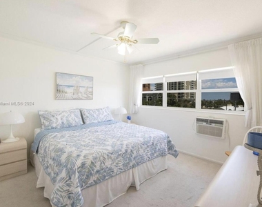 9 N Birch Road - Photo Thumbnail 7