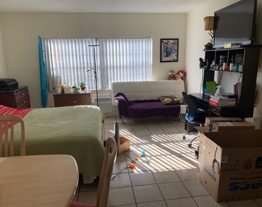 1721 Nw 15th Vista - Photo Thumbnail 3