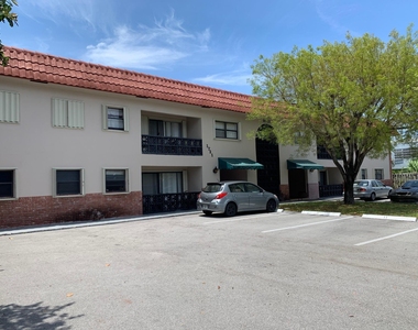 1721 Nw 15th Vista - Photo Thumbnail 2