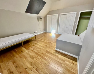 913 W 21st - Photo Thumbnail 24
