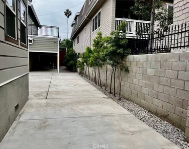 913 W 21st - Photo Thumbnail 3