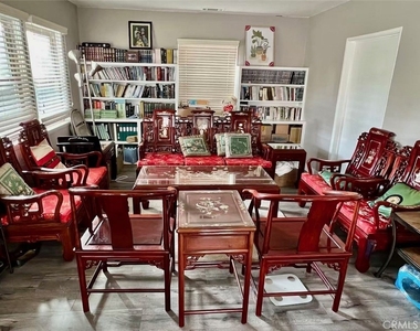 913 W 21st - Photo Thumbnail 11