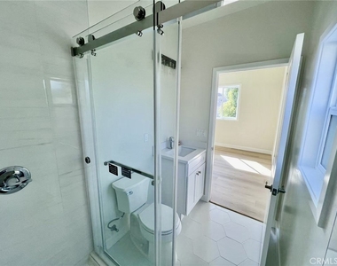 913 W 21st - Photo Thumbnail 48