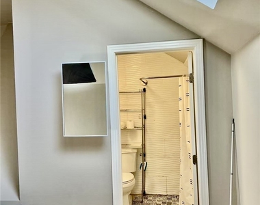 913 W 21st - Photo Thumbnail 25
