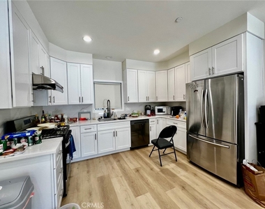 913 W 21st - Photo Thumbnail 37
