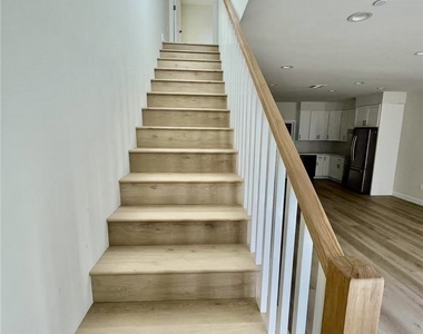 913 W 21st - Photo Thumbnail 41