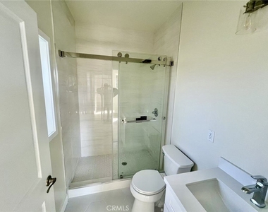 913 W 21st - Photo Thumbnail 49