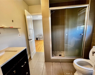 913 W 21st - Photo Thumbnail 30