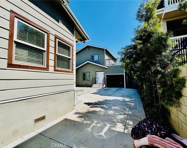 913 W 21st - Photo Thumbnail 4