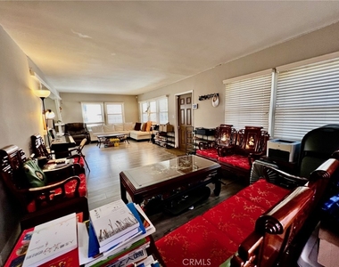 913 W 21st - Photo Thumbnail 8