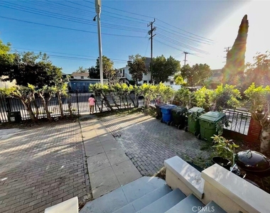 913 W 21st - Photo Thumbnail 51