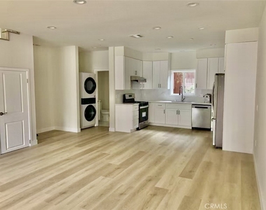 913 W 21st - Photo Thumbnail 36