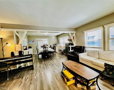 913 W 21st - Photo Thumbnail 9