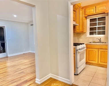 1744 Huntington Drive - Photo Thumbnail 20