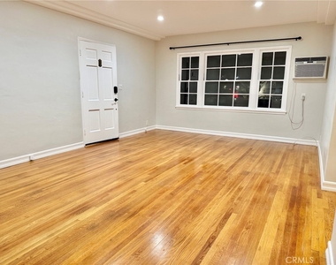 1744 Huntington Drive - Photo Thumbnail 12