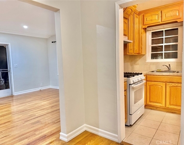 1744 Huntington Drive - Photo Thumbnail 21