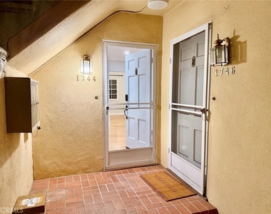 1744 Huntington Drive - Photo Thumbnail 47