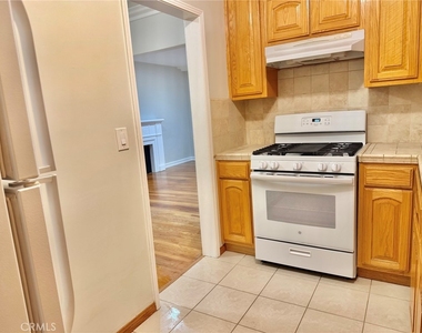 1744 Huntington Drive - Photo Thumbnail 23