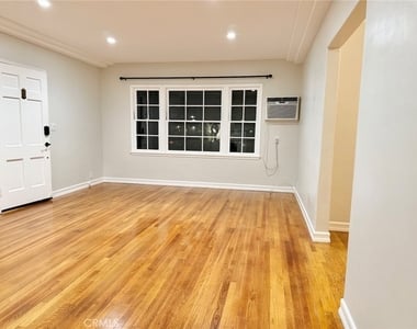 1744 Huntington Drive - Photo Thumbnail 14