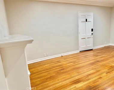 1744 Huntington Drive - Photo Thumbnail 10