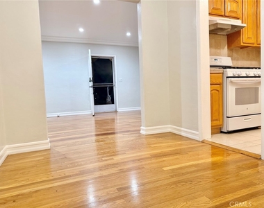 1744 Huntington Drive - Photo Thumbnail 16