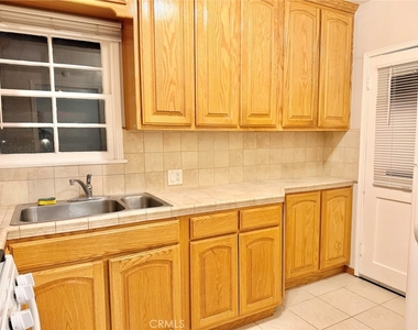 1744 Huntington Drive - Photo Thumbnail 30