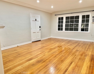 1744 Huntington Drive - Photo Thumbnail 11