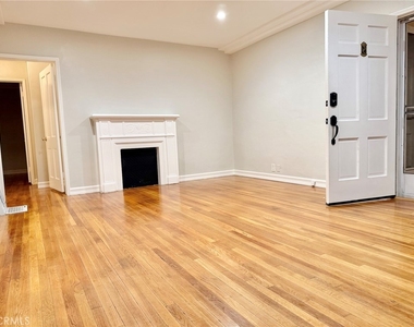1744 Huntington Drive - Photo Thumbnail 5