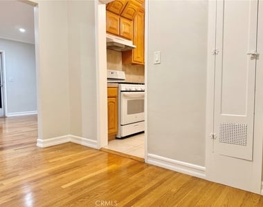 1744 Huntington Drive - Photo Thumbnail 18