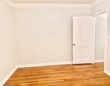 1744 Huntington Drive - Photo Thumbnail 37