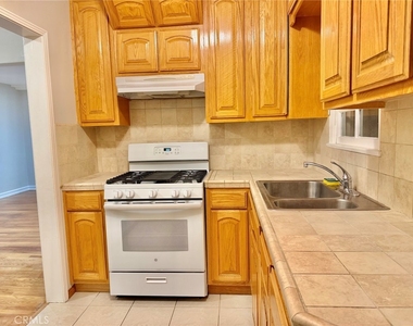 1744 Huntington Drive - Photo Thumbnail 22