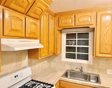 1744 Huntington Drive - Photo Thumbnail 26