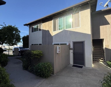 1013 Meta Street - Photo Thumbnail 16