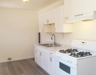 140 E Pearl Street - Photo Thumbnail 4