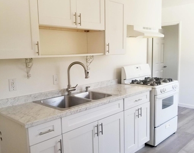 140 E Pearl Street - Photo Thumbnail 3