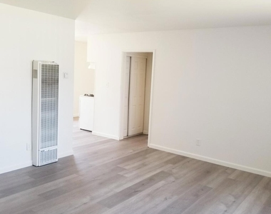 140 E Pearl Street - Photo Thumbnail 2